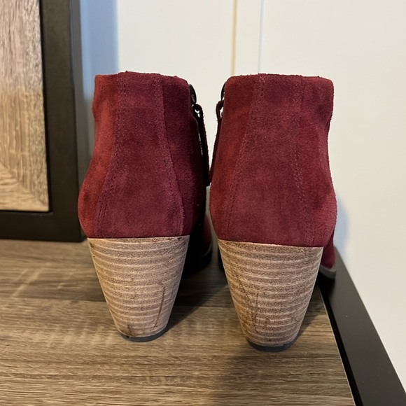 Ecco HYDRO MAX Suede Ankle Boots - Picture 4 of 10